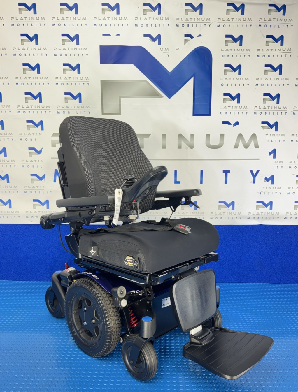 Sunrise Quickie Q300M 6 mph Riser, Tilt, Manual Recline Electric Wheelchair 2882