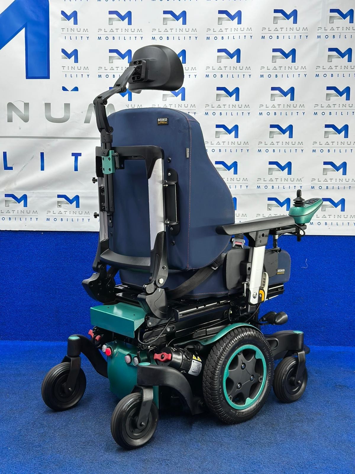 CUSTOM Sunrise Quickie Q500 M Powerchair – 6mph Riser Electric Wheelchair (1555)