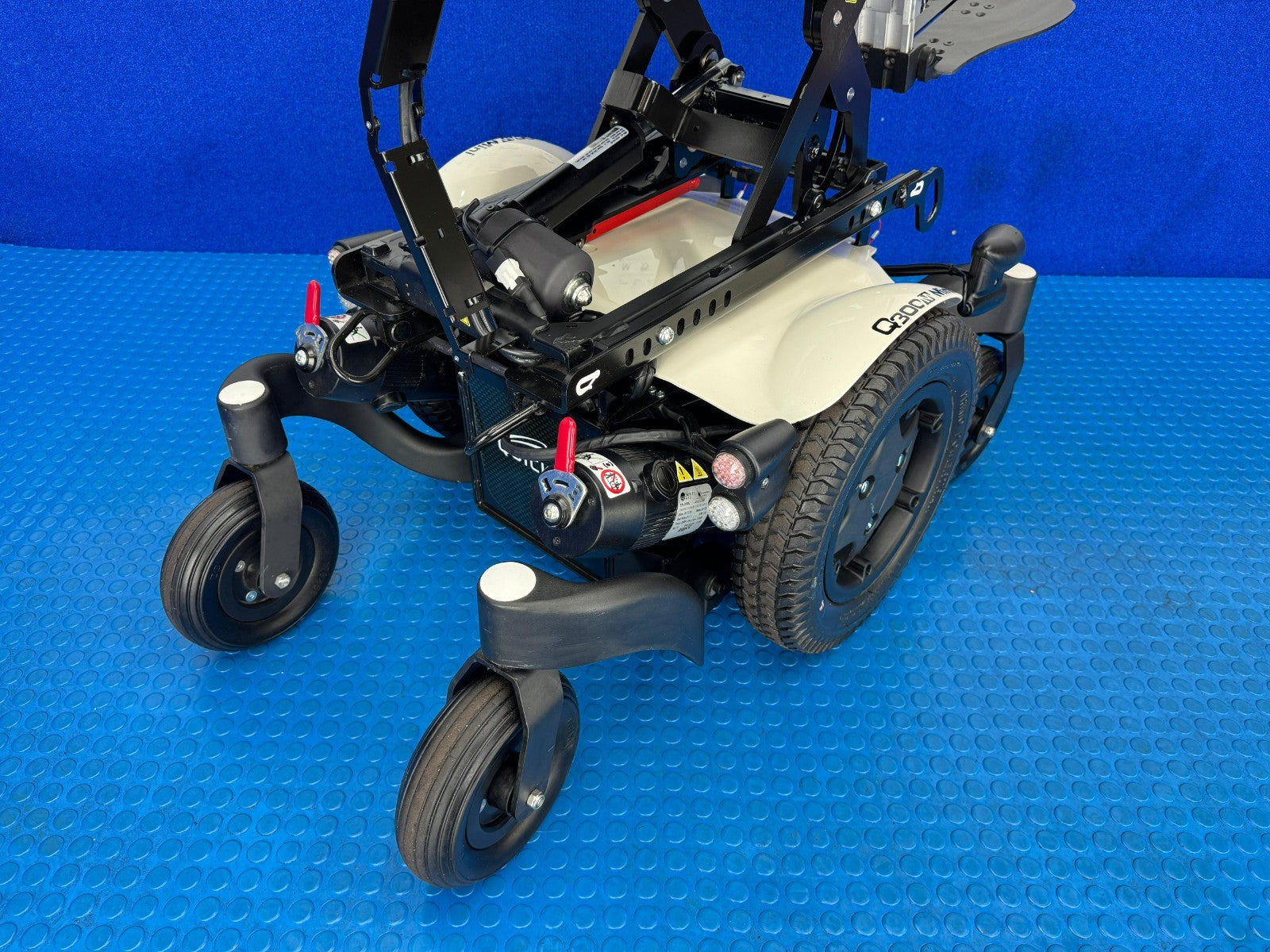 Sunrise Quickie Q300 M Mini Powerchair 6 mph Riser Electric Wheelchair 1960