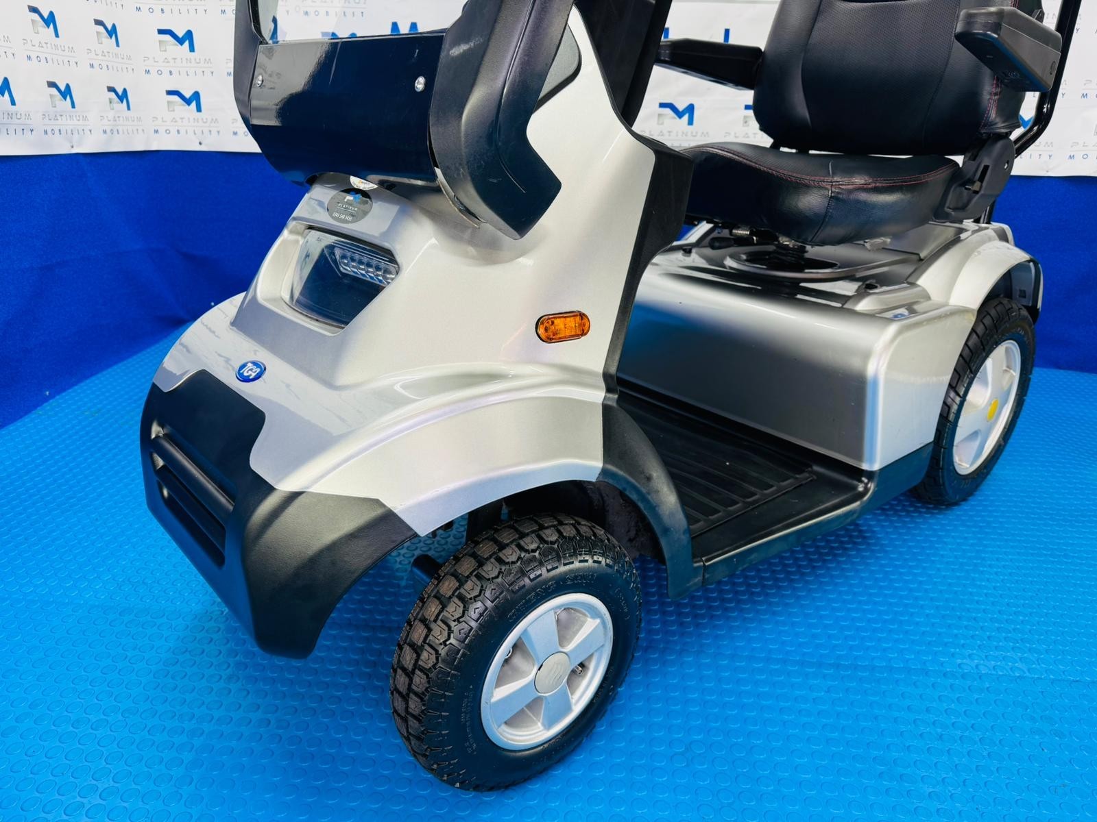 TGA Breeze S4 Canopy 8mph Road LARGE All Terrain Mobility Scooter Buggy 1835