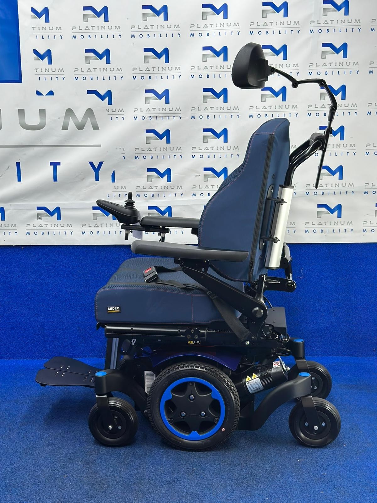 Quickie Q300 M Mini Powerchair 4 mph Riser Electric Wheelchair by Sunrise (1498)