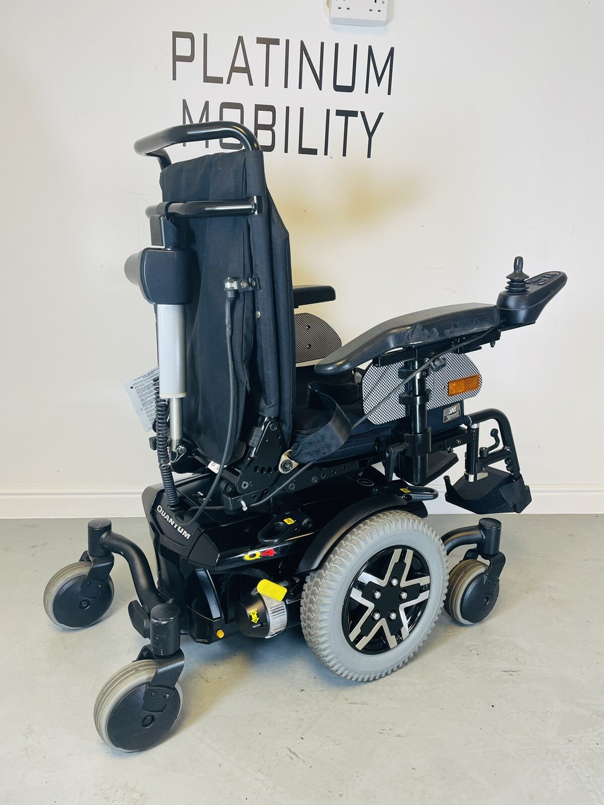 PRIDE QUANTUM Q4 MWD 4MPH ELECTRIC SEAT TILT MOBILITY POWERCHAIR WHEELCHAIR