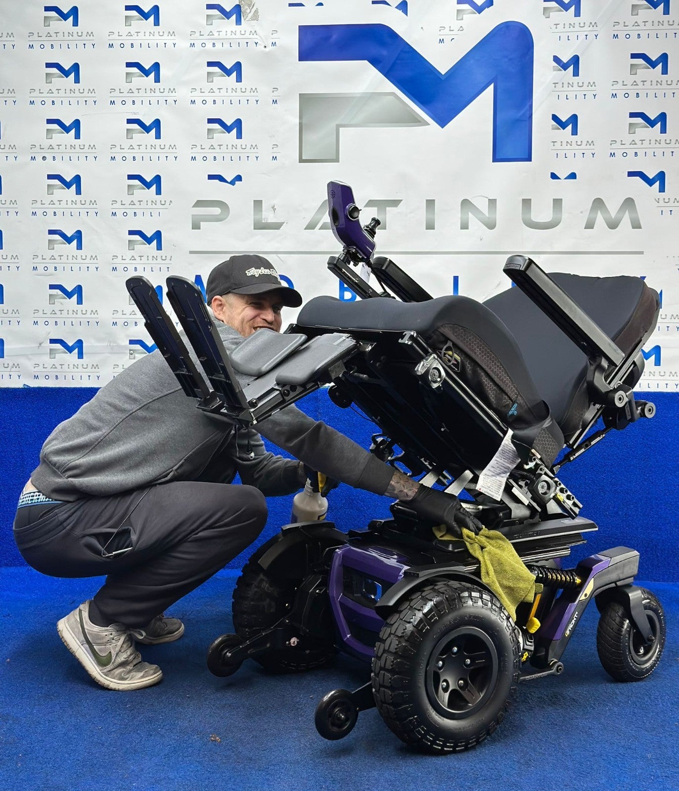 Quantum 4Front 6MPH Powerchair ELECTRIC WHEELCHAIR POWERCHAIR ALL TERRAIN 1625