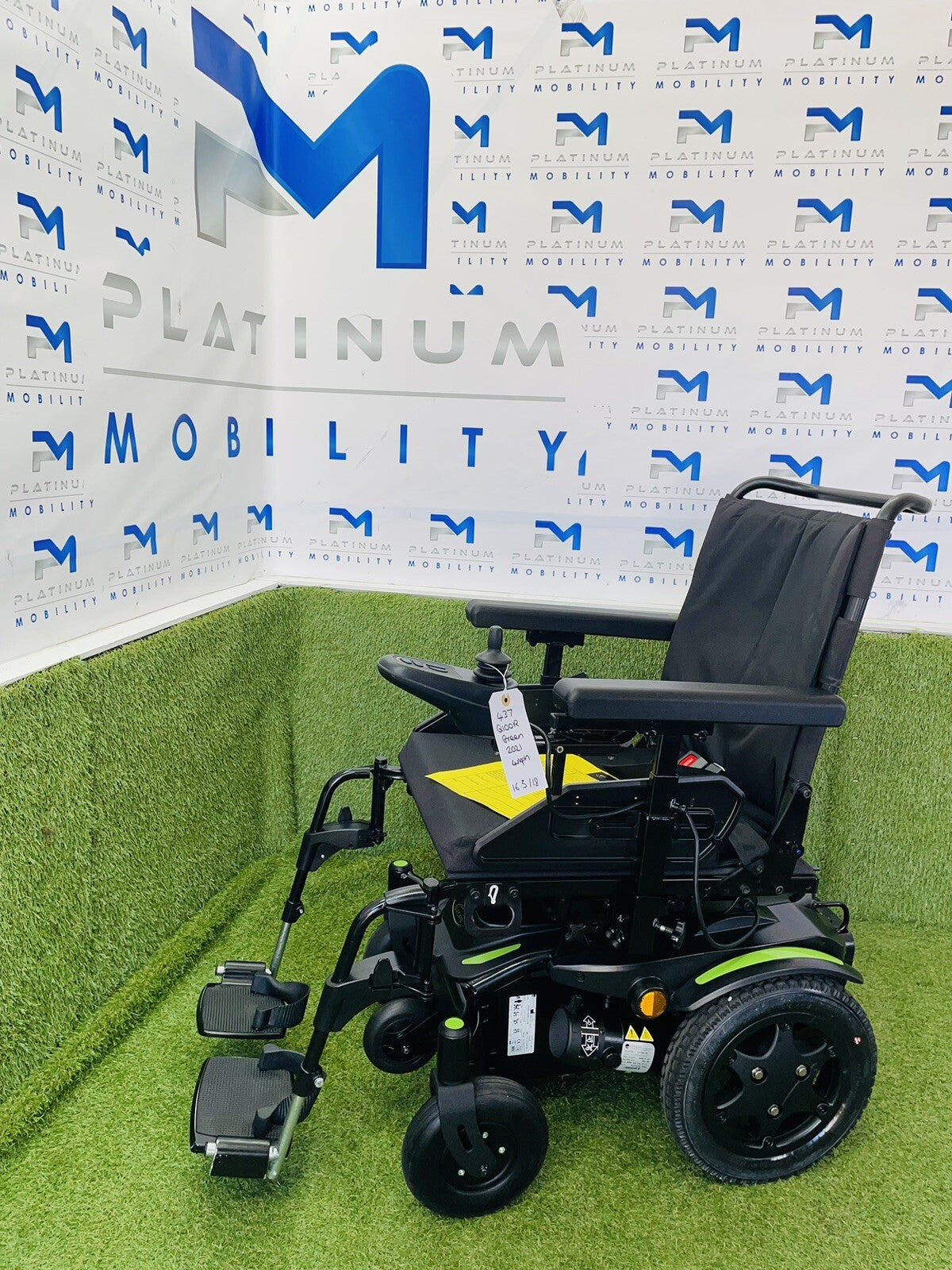 Powerchair Quickie Q100R Compact Indoor Outdoor Sunrise Medical Comfy Mid Wheel