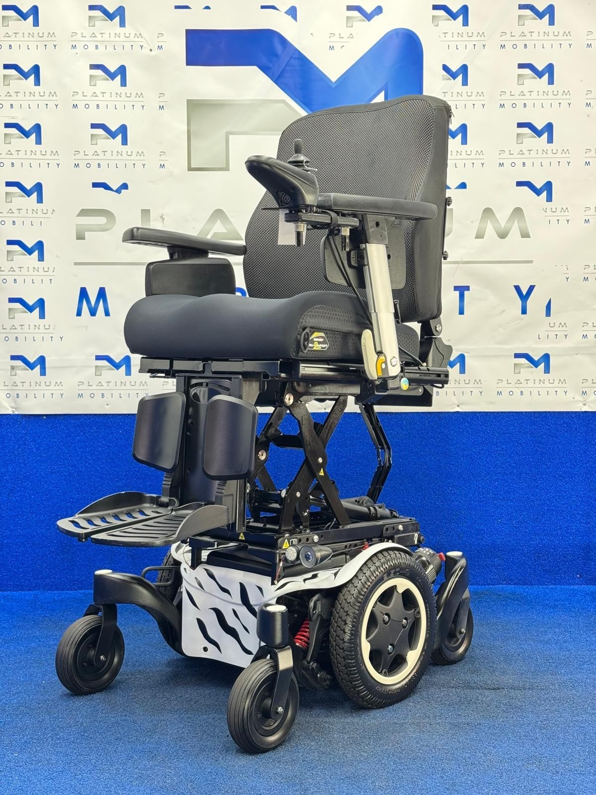 CUSTOM Sunrise Quickie Q500 M Powerchair – 6mph Riser Electric Wheelchair (1818)