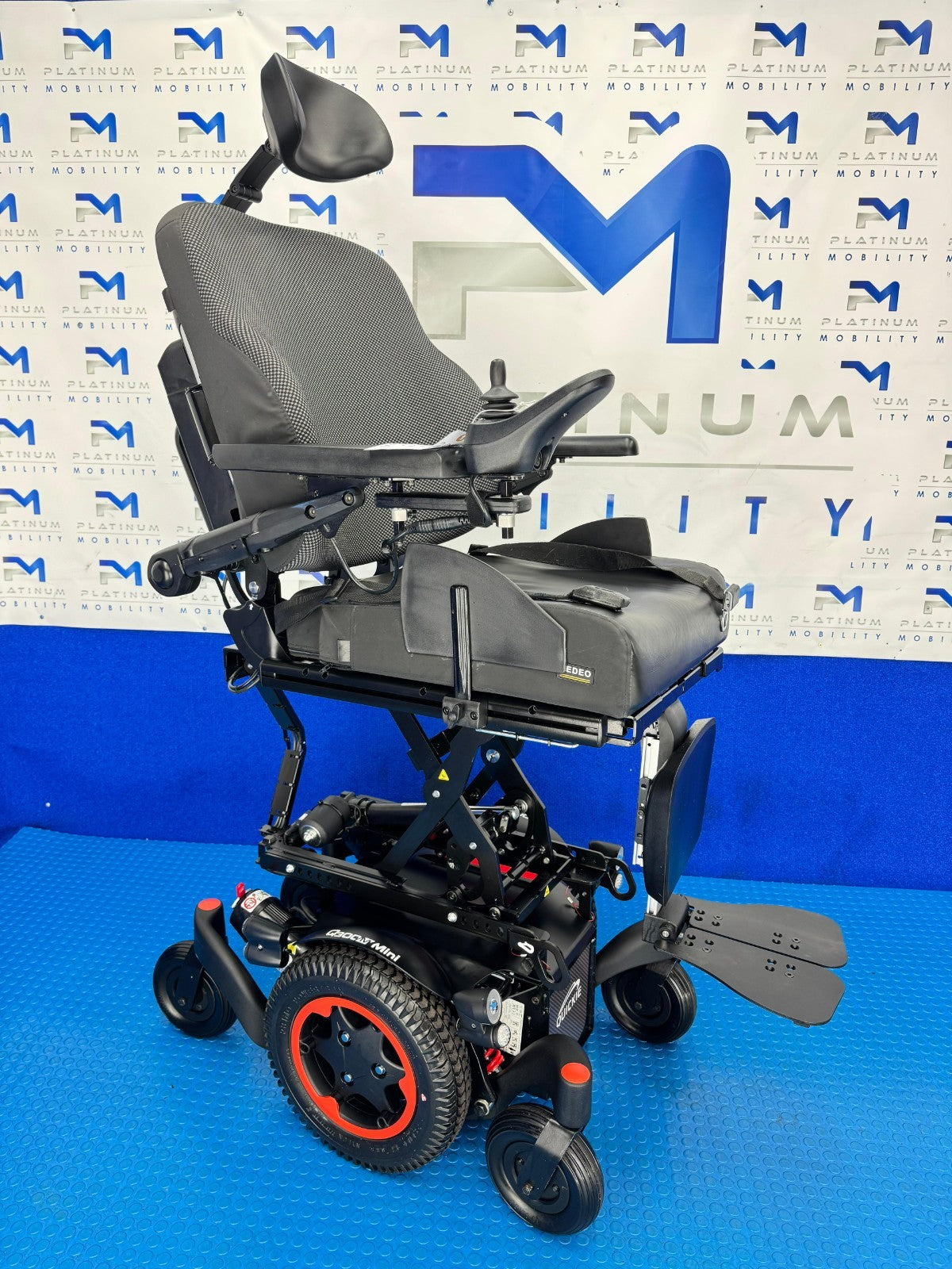 2025 Sunrise Quickie Q300 M Powerchair – 6mph Riser Electric Wheelchair 2120