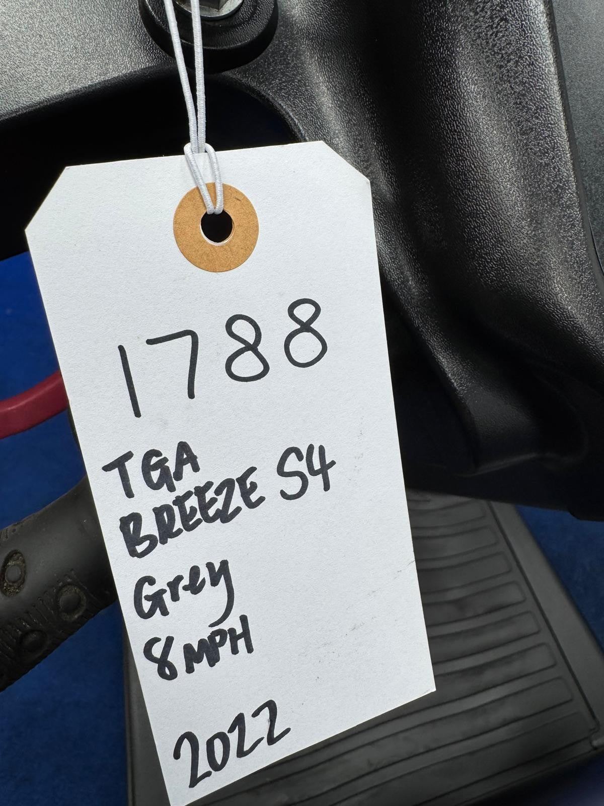 2022 TGA Breeze S4 8MPH All Terrain Mobility Scooter Immaculate Condition 1788