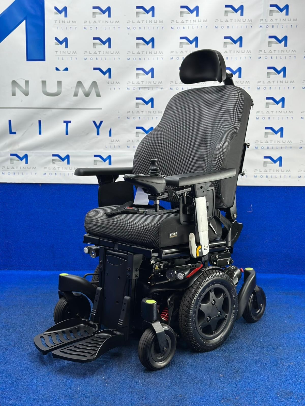 Quickie Q500 M Powerchair – 6mph Riser Electric Wheelchair by Sunrise (1511)