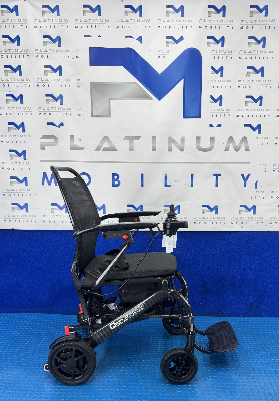 QUICKIE Q50 R LIGHTWEIGHT CARBON FIBRE POWERCHAIR SCOOTER FOLDING 4MPH 2813