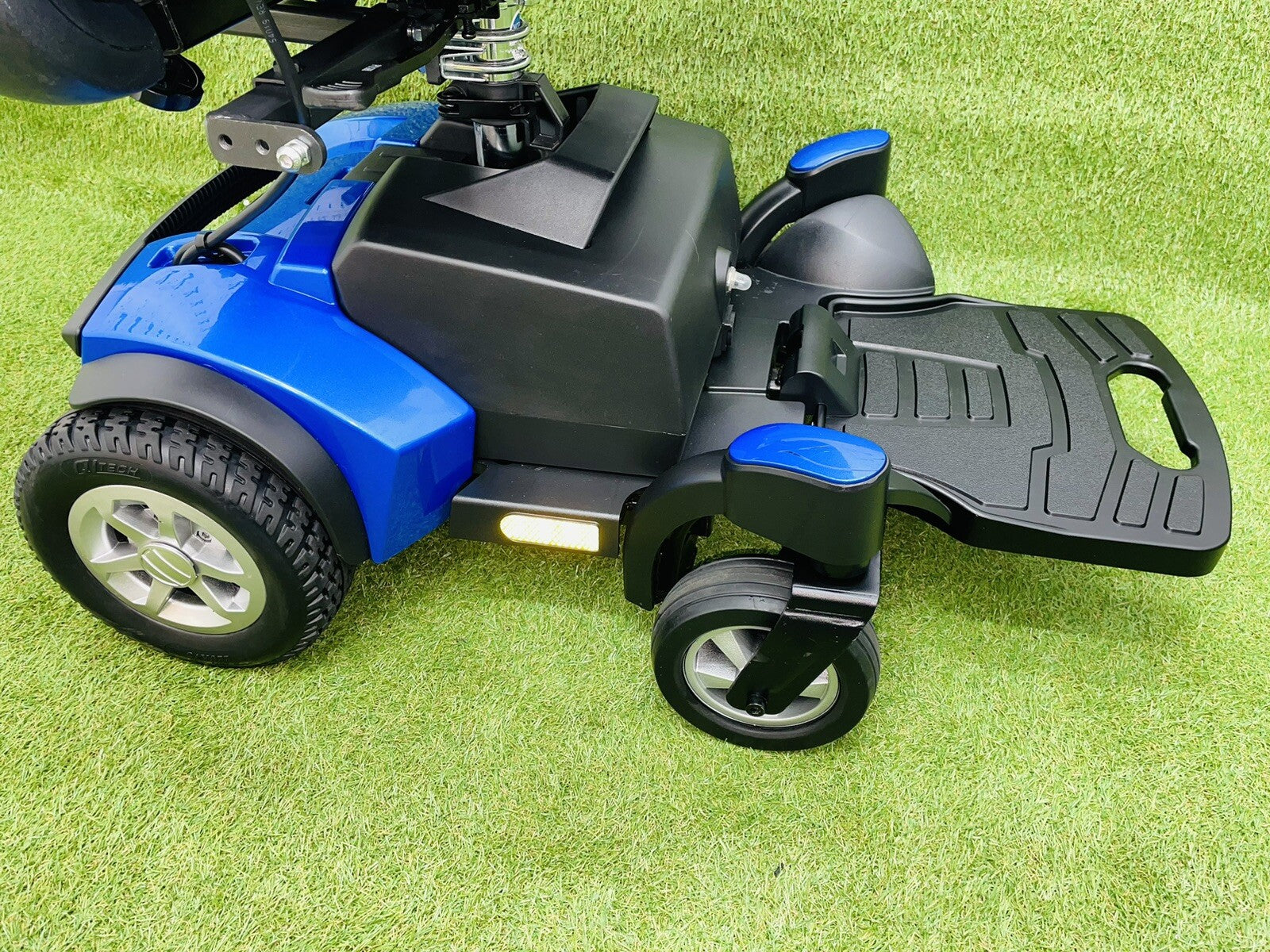 2023 VAN OS QUEST TRANSIT ELECTRIC WHEELCHAIR BOOT FOLDING SCOOTER