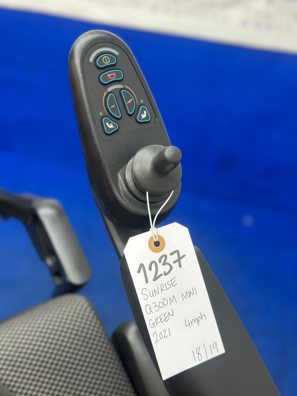 Quickie Q300 Mini Powerchair – 4mph Tilt Electric Wheelchair by Sunrise (1237)