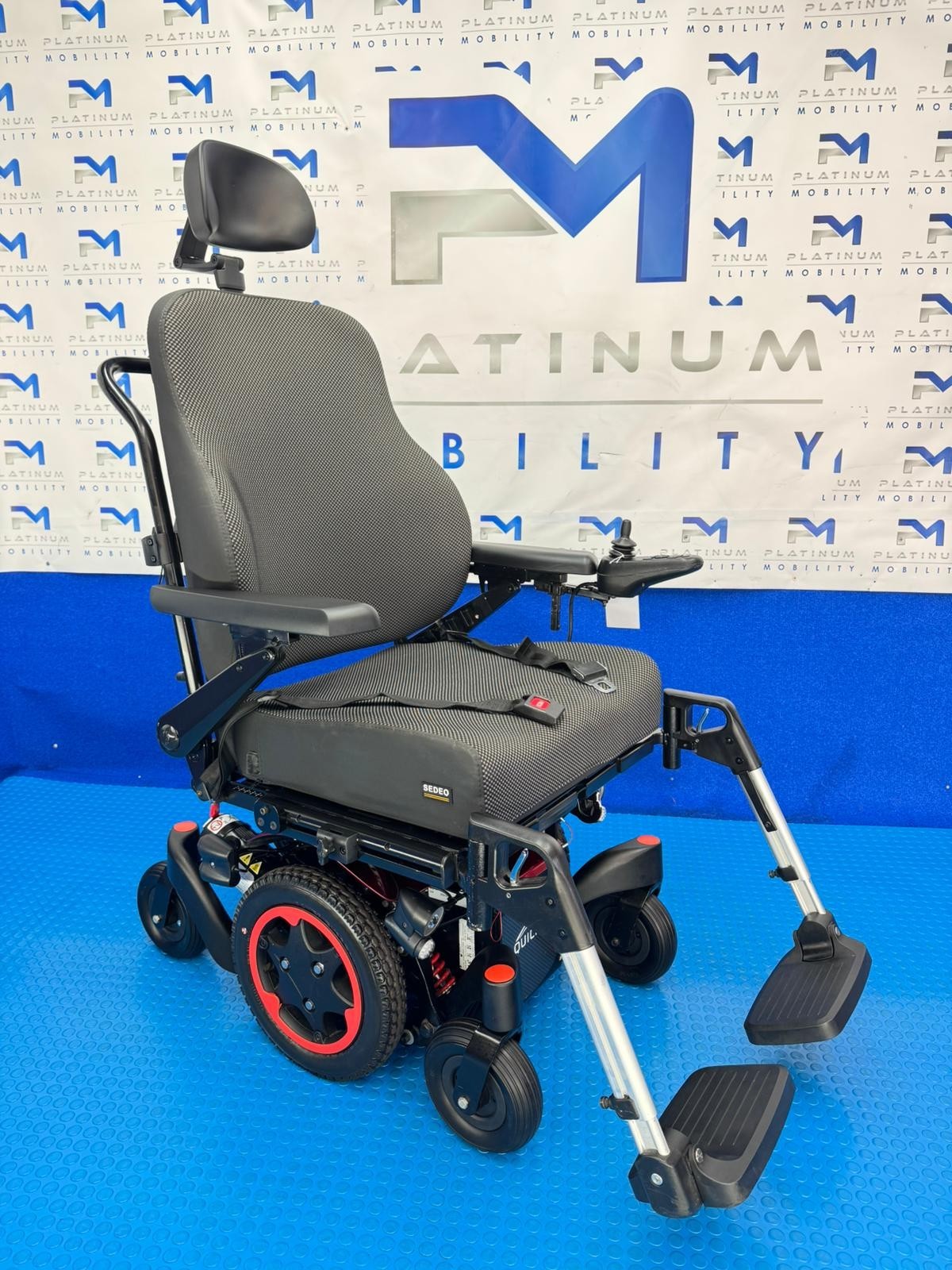 2025 Sunrise Quickie Q300M Mini Powerchair 4 mph Riser Electric Wheelchair 2165