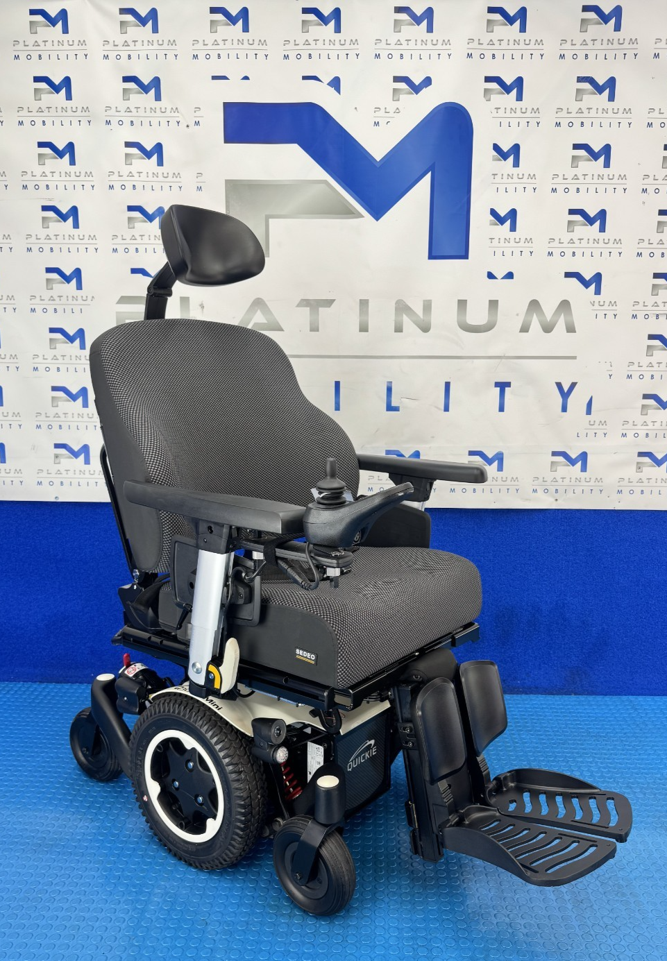 2025 Sunrise Quickie Q300 M Powerchair 6 mph Electric Wheelchair 2357
