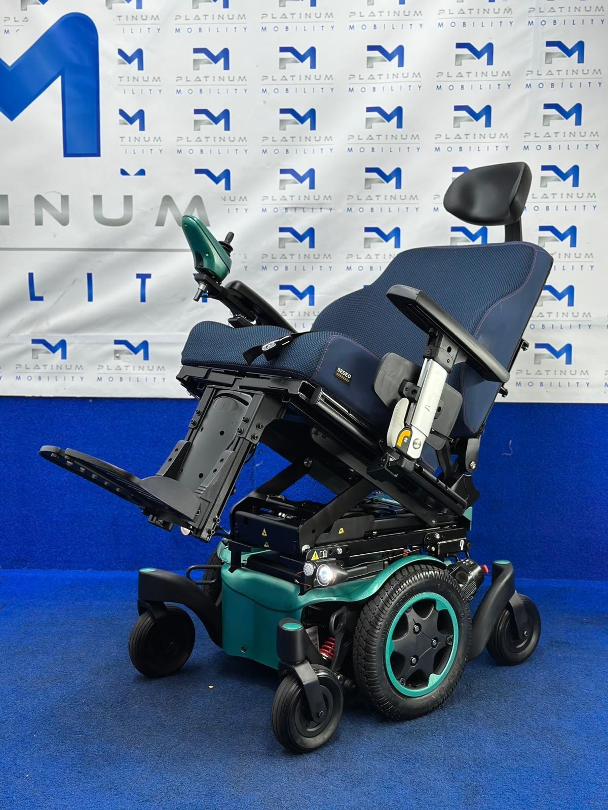 CUSTOM Sunrise Quickie Q500 M Powerchair – 6mph Riser Electric Wheelchair (1555)