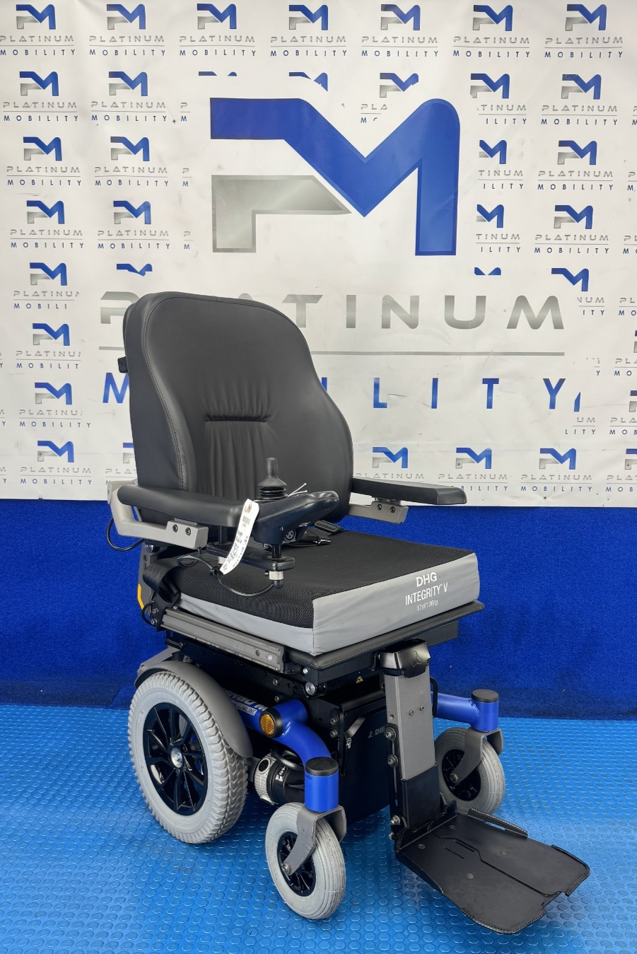 Dietz Sango Advaned M Slimline 4MPH Rise & Tilt Electric Wheelchair 2646