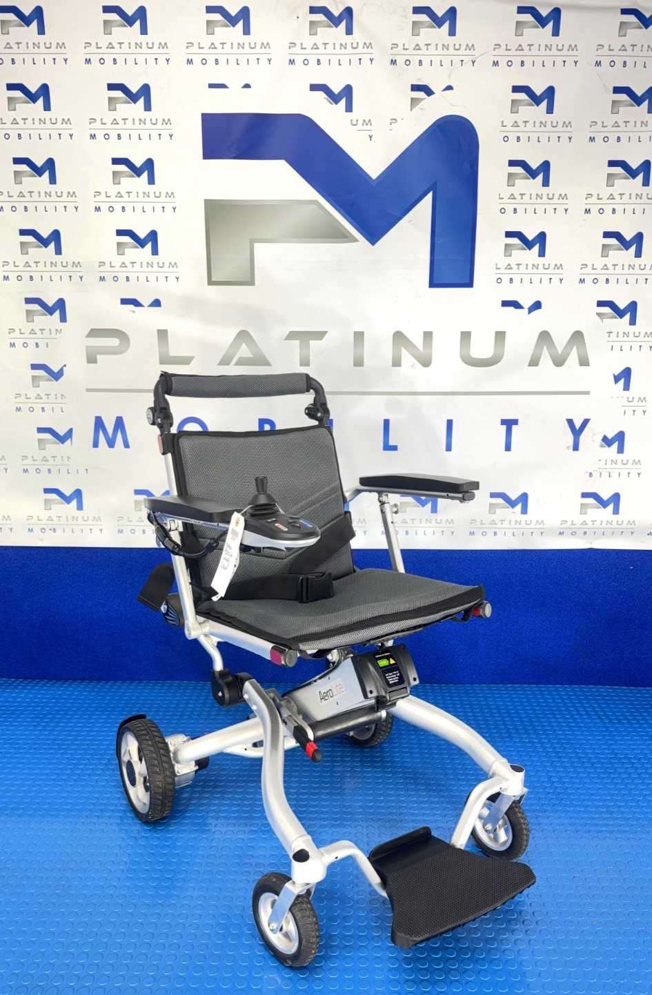 Motion Healthcare Trekker Aerolite ELECTRIC WHEELCHAIR POWERCHAIR 4MPH 2719
