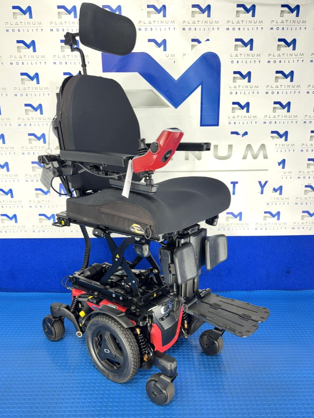 PRIDE QUANTUM EDGE 3 STRETTO 6 MPH Electric Rise, Tilt, Legs, Recline 4207