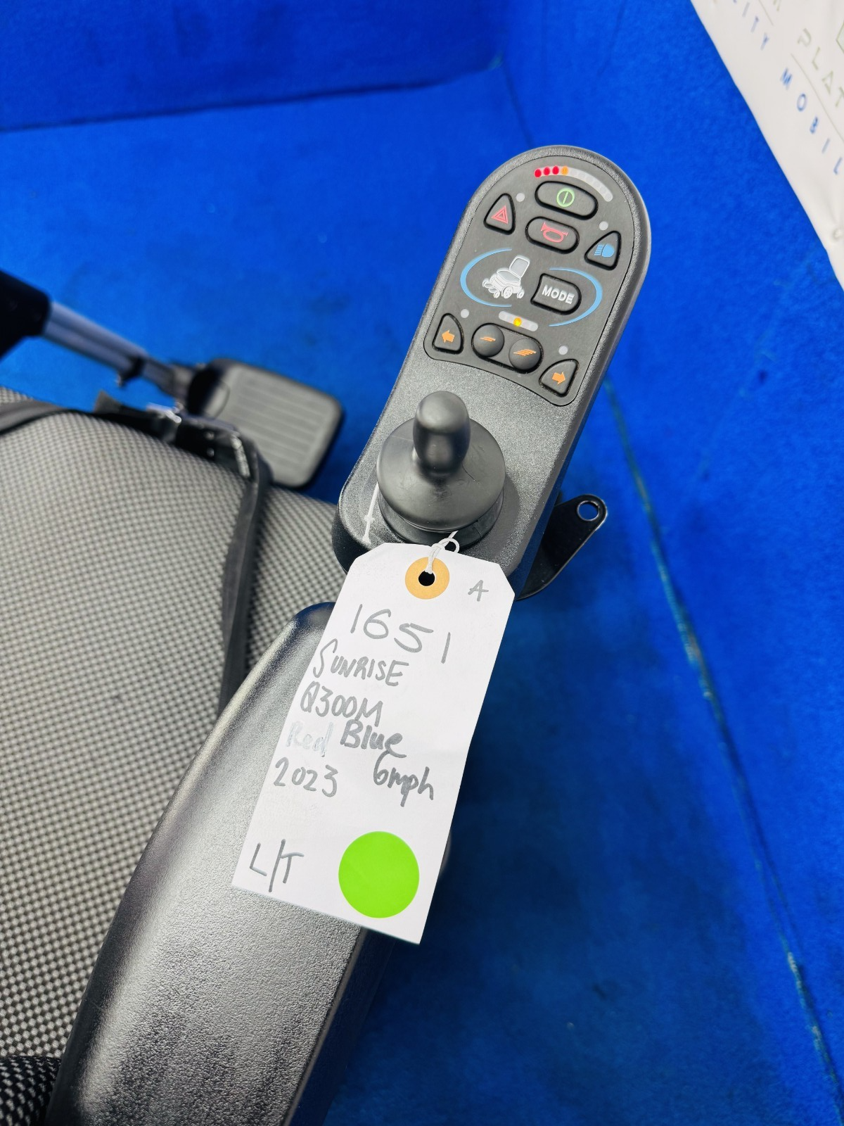 Quickie Q300 Mini Powerchair – 6mph Riser Electric Wheelchair by Sunrise (1451)