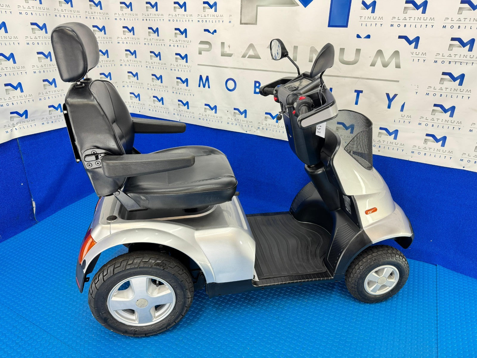 TGA Breeze S4 8MPH All Terrain Mobility Scooter Stunning Condition 2108