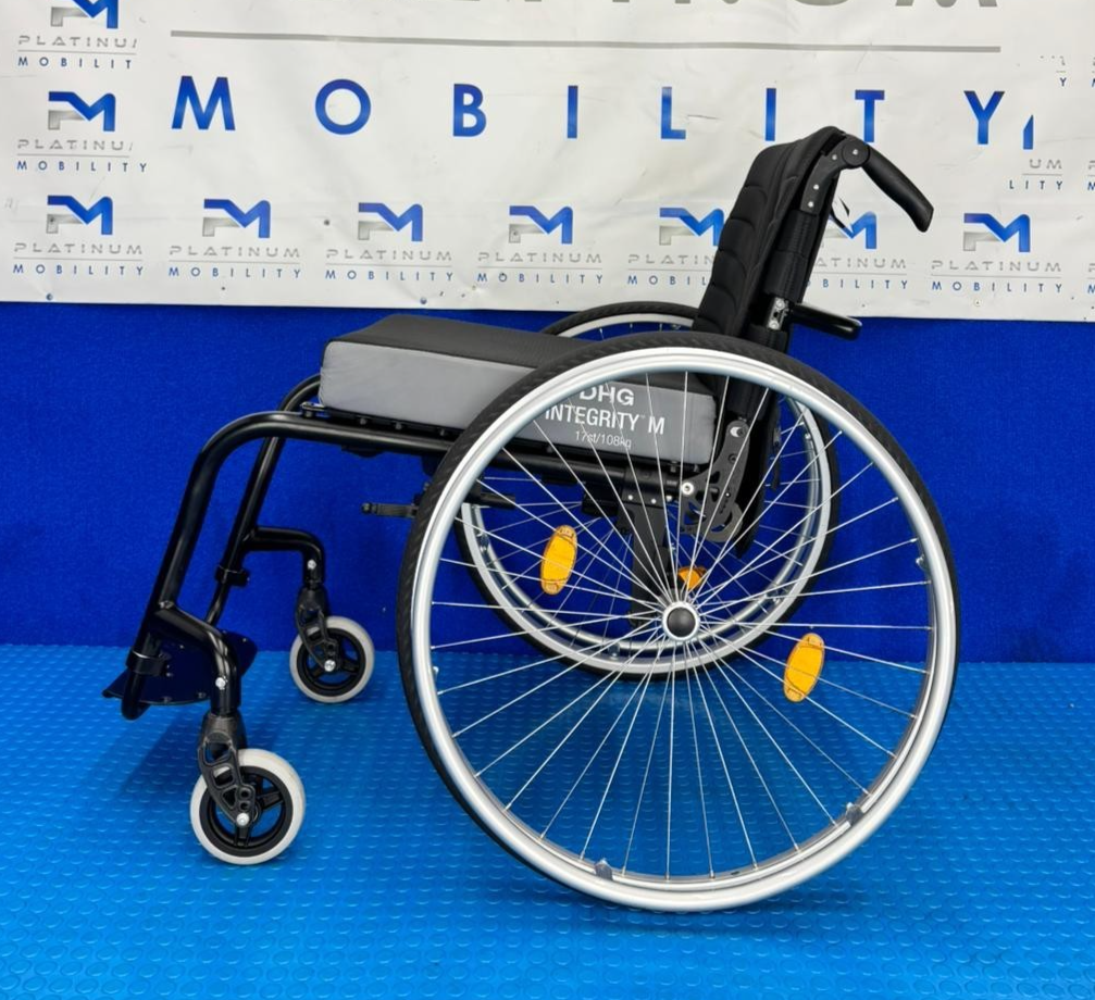 Sunrise Quickie Argon 2 Manual Active Wheelchair Stunning (17 INCH) *2175