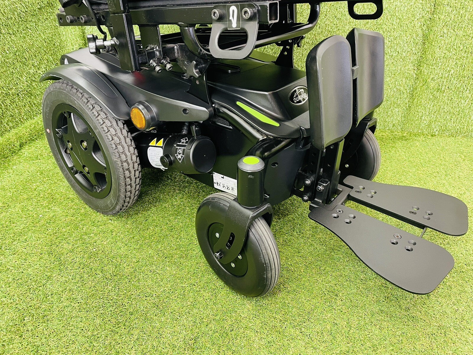 Powerchair Quickie Q100R Compact Indoor Outdoor Sunrise Medical Comfy Mid Wheel