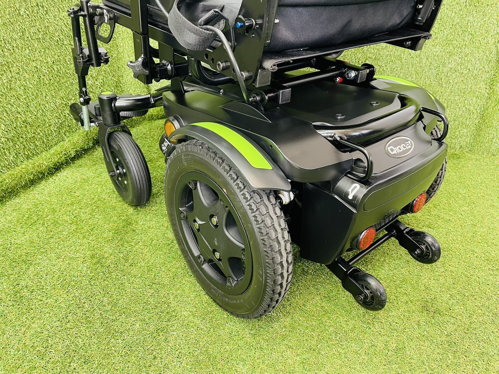 SUNRISE Quickie Q100R 4 MPH Compact Mobility Electric Wheelchair Powerchair