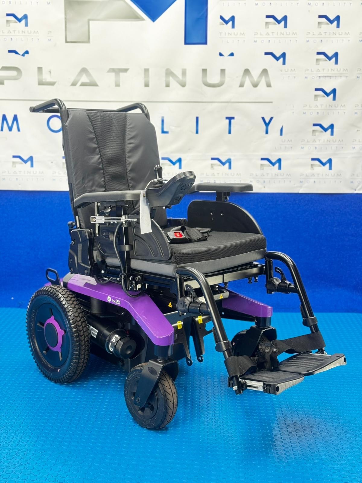 Invacare AVIVA RX20 4MPH Powerchair Tilt RWD Narrow Base 1466