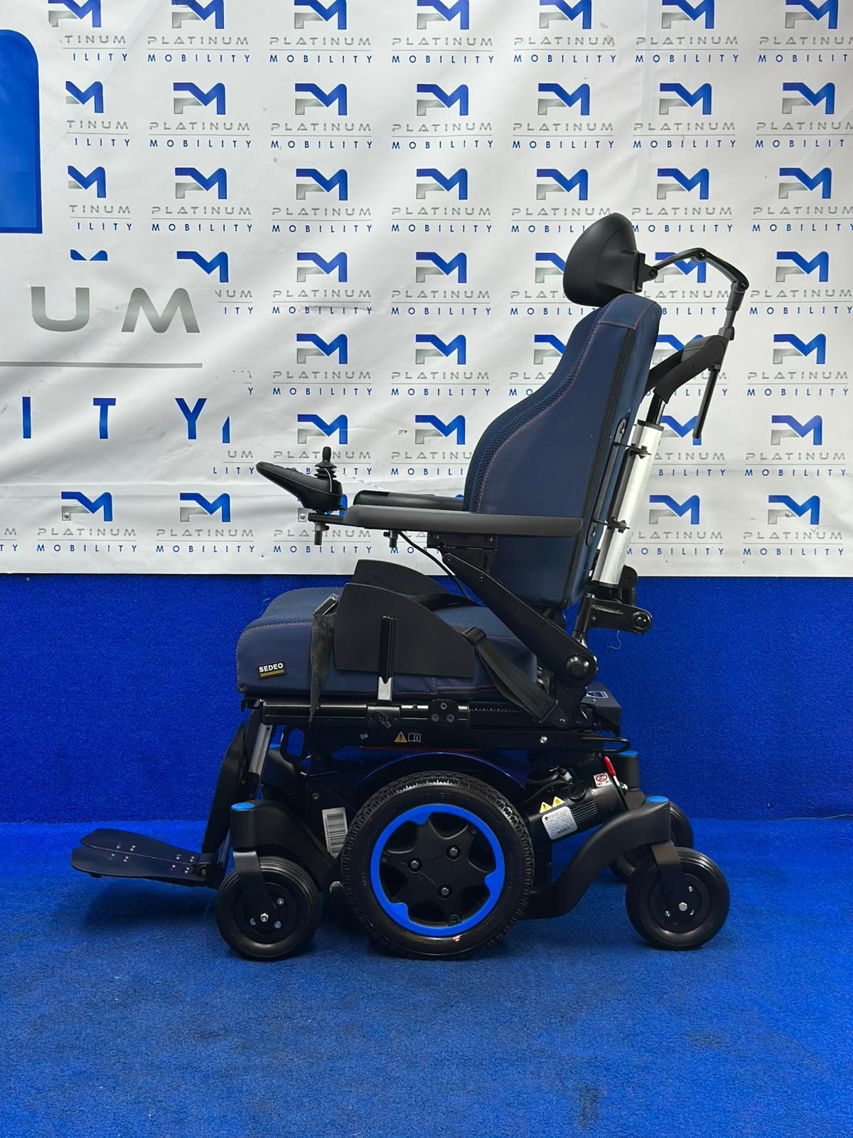 Quickie Q300 M Mini Powerchair 4 mph Riser Electric Wheelchair by Sunrise (1092)
