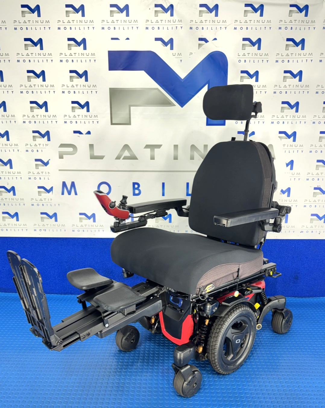 PRIDE QUANTUM EDGE 3 STRETTO 6 MPH Electric Rise, Tilt, Legs, Recline 4207