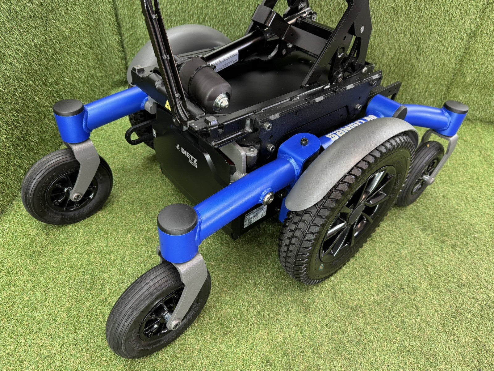 EX DEMO 2023 DIETZ SANGO ADVANCED M 4 MPH ELECTRIC WHEELCHAIR POWERCHAIR 752