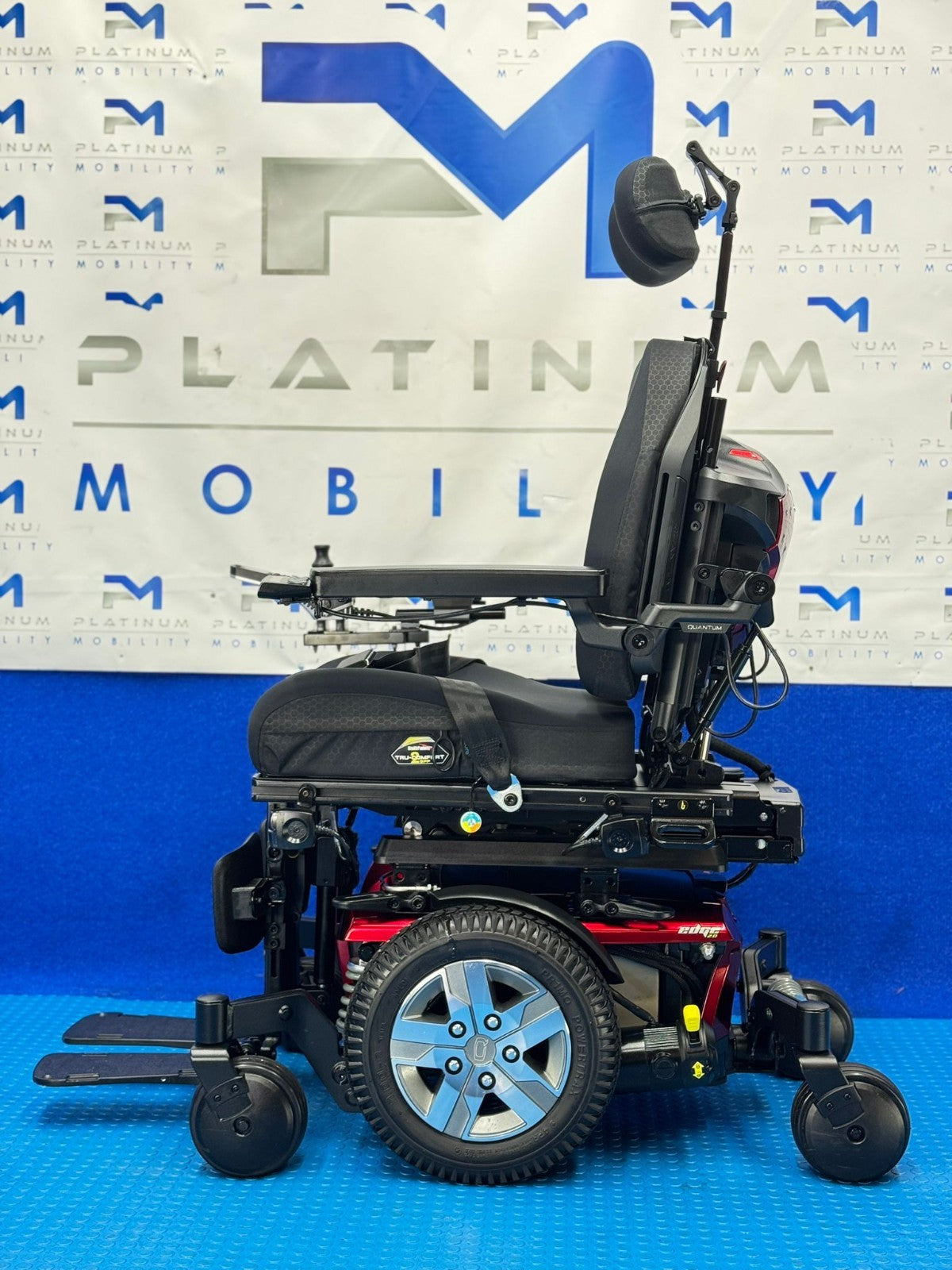 PRIDE QUANTUM Q6 EDGE 2.0 i-LEVEL 6 MPH ELECTRIC MOBILITY POWERCHAIR 1