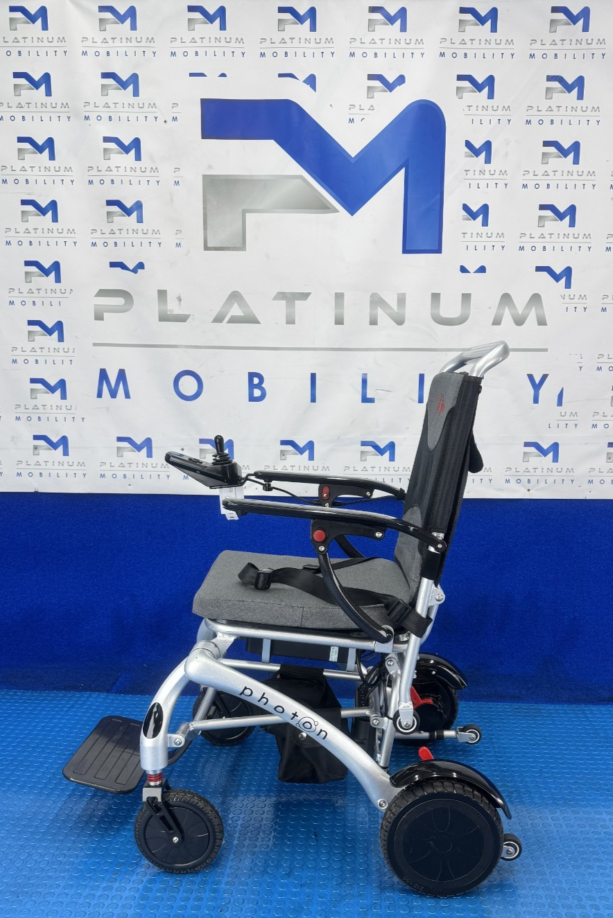 Motion Photon Ultra-Lightweight Folding Wheelchair 4mph 15.8kg 2565