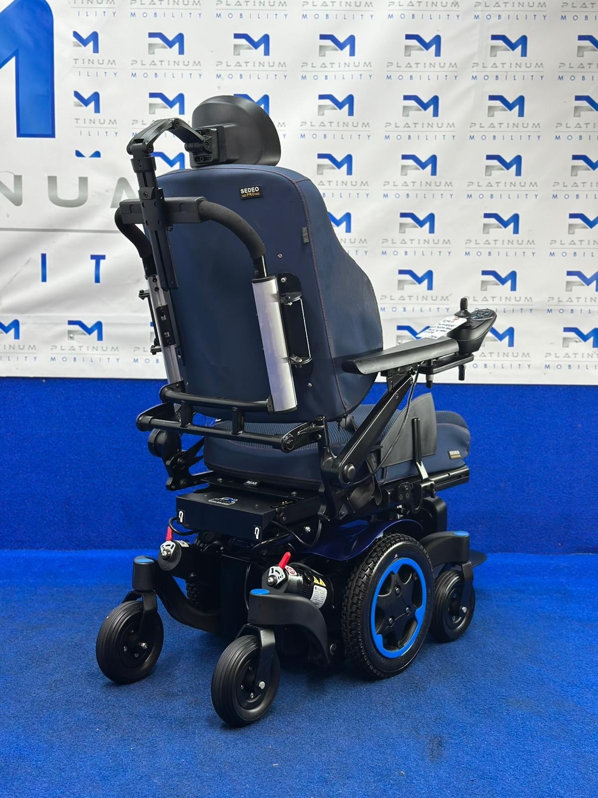 Quickie Q300 M Mini Powerchair 4 mph Riser Electric Wheelchair by Sunrise (1092)