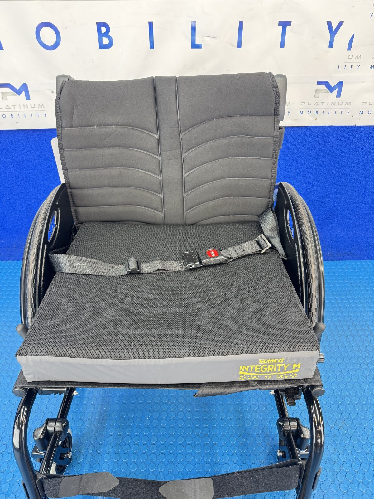 SUNRISE QUICKIE EASYLIFE R 17x17 MANUAL WHEELCHAIR LIGHTWEIGHT ACTIVE 2141