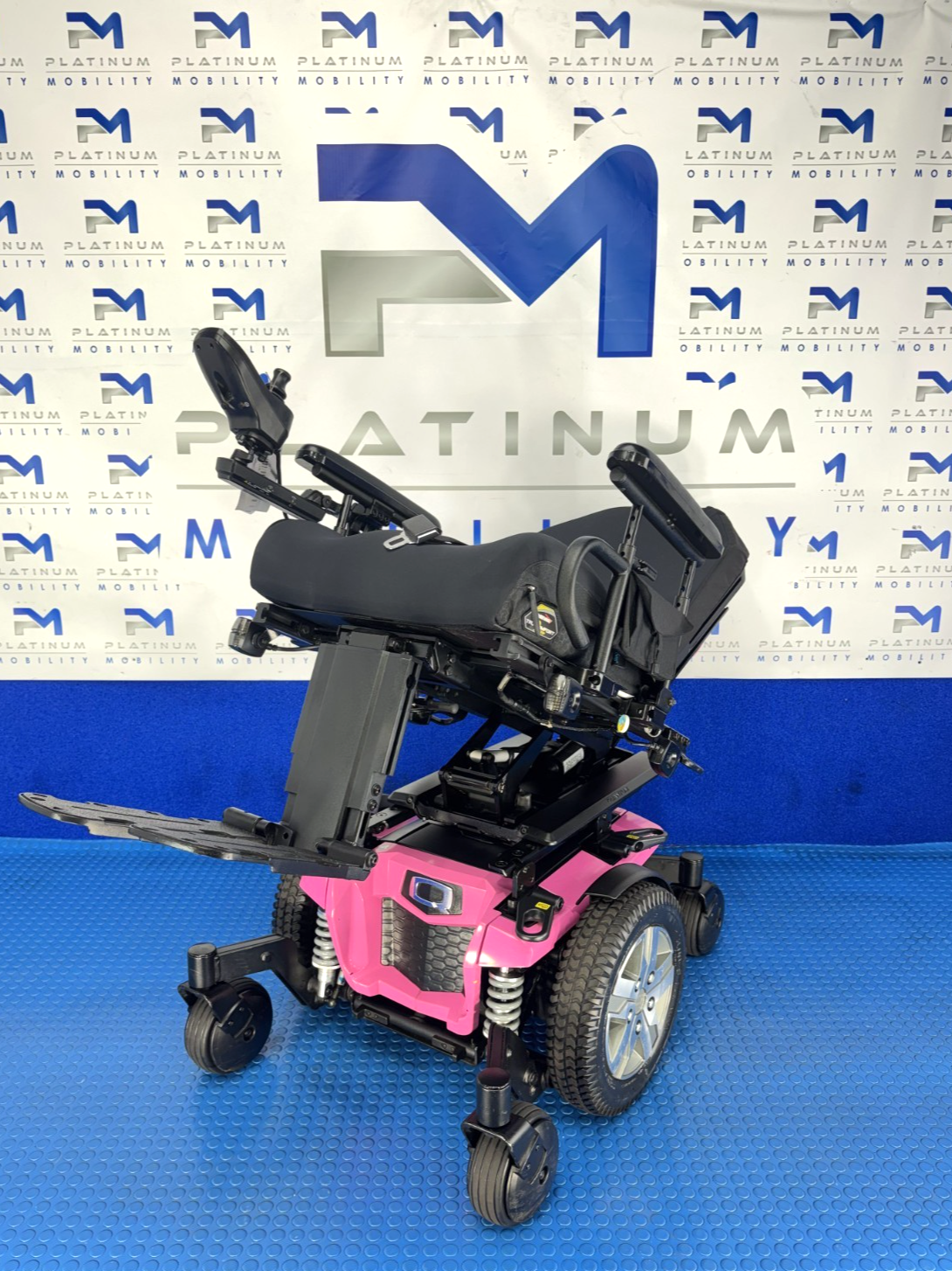 PRIDE QUANTUM EDGE 2.0 6MPH Tilt, Electric Recline, Hydraulic Legs No VAT 2306