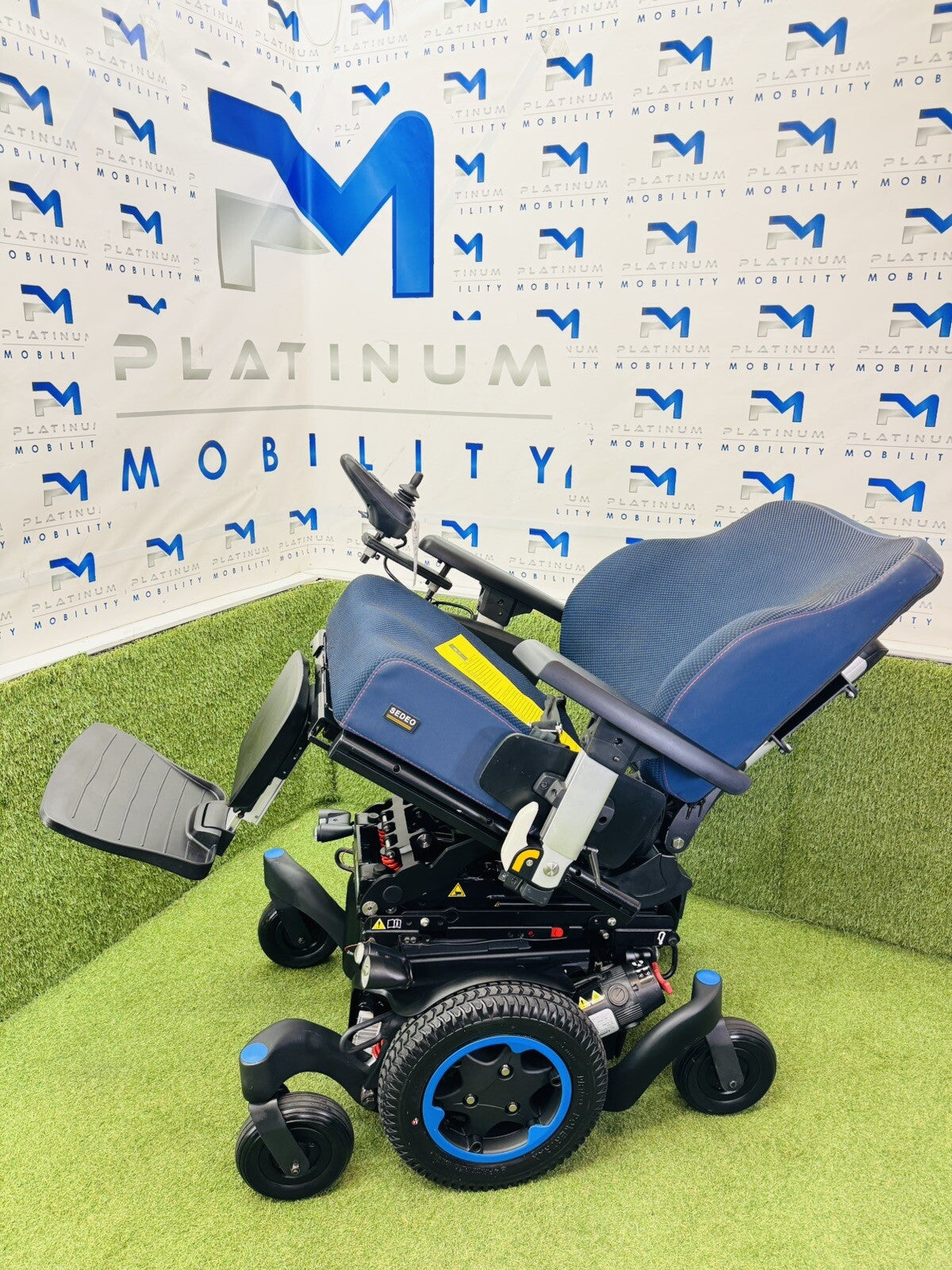 2021 SUNRISE QUICKIE Q500 M 6MPH ELECTRIC RISE MOBILITY POWERCHAIR WHEELCHAIR M2