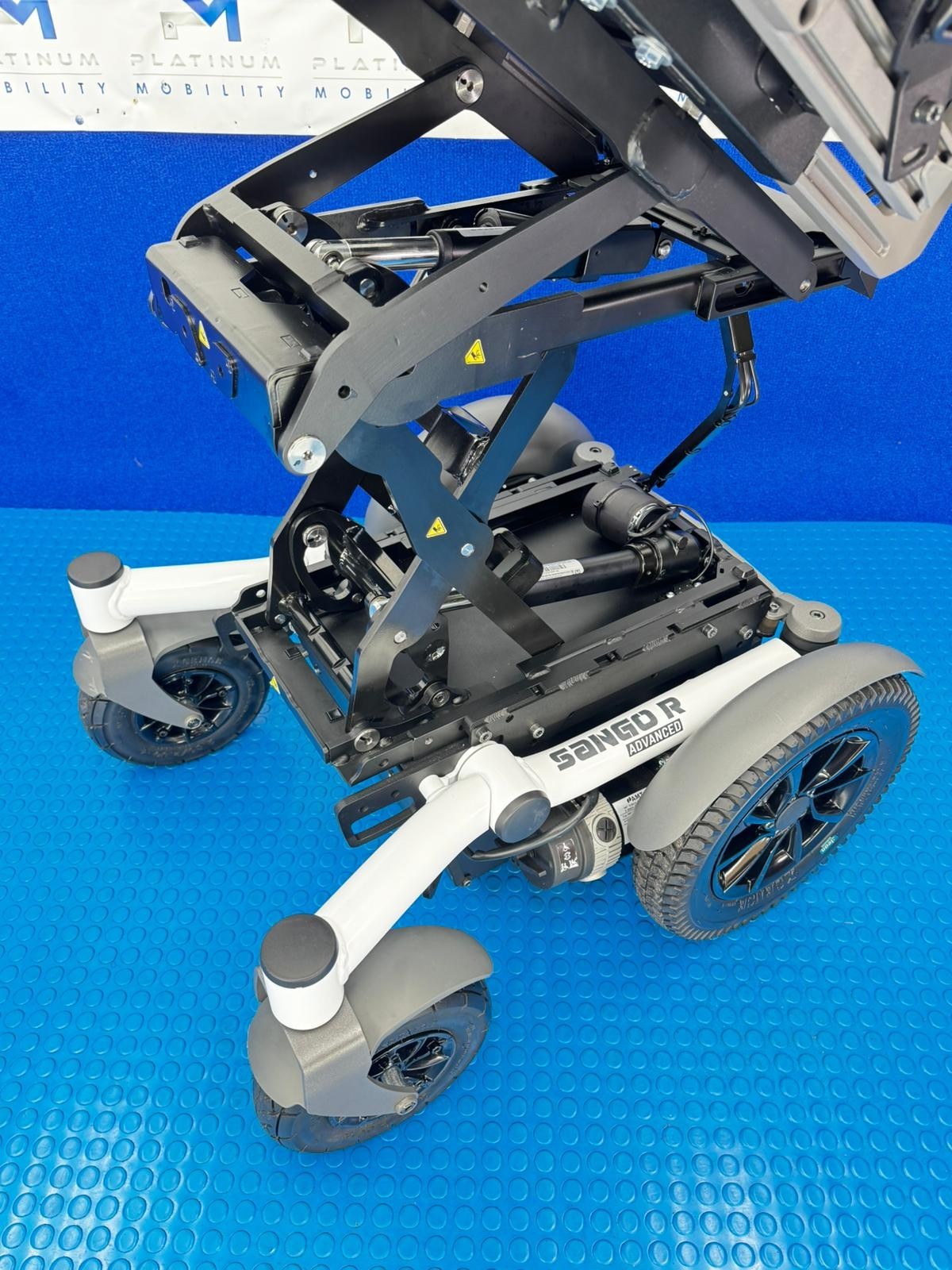 Dietz Sango Advanced R RWD 6mph All Terrain Electric Wheelchair Powerchair 1921