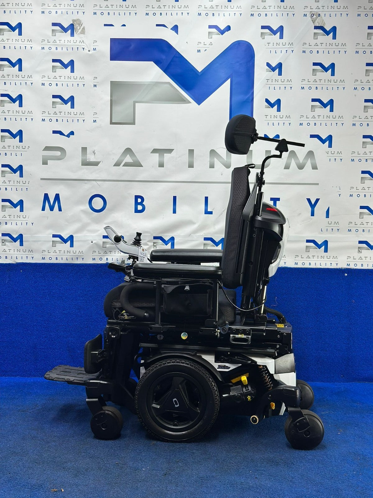 Quantum Edge 3 Stretto Powerchair – 6mph Narrow Electric Wheelchair (1622)
