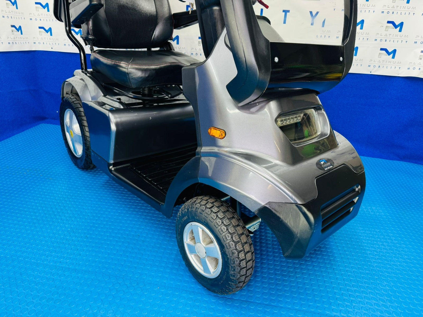 TGA Breeze S4 Canopy 8mph Road LARGE All Terrain Mobility Scooter Buggy 1841