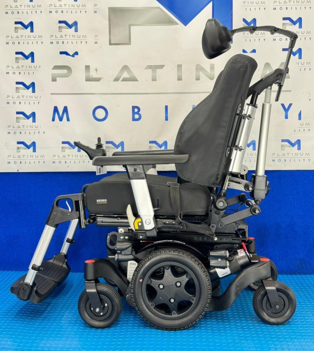 Sunrise Quickie Q300M Mini Powerchair 6 mph Riser Electric Wheelchair 2275