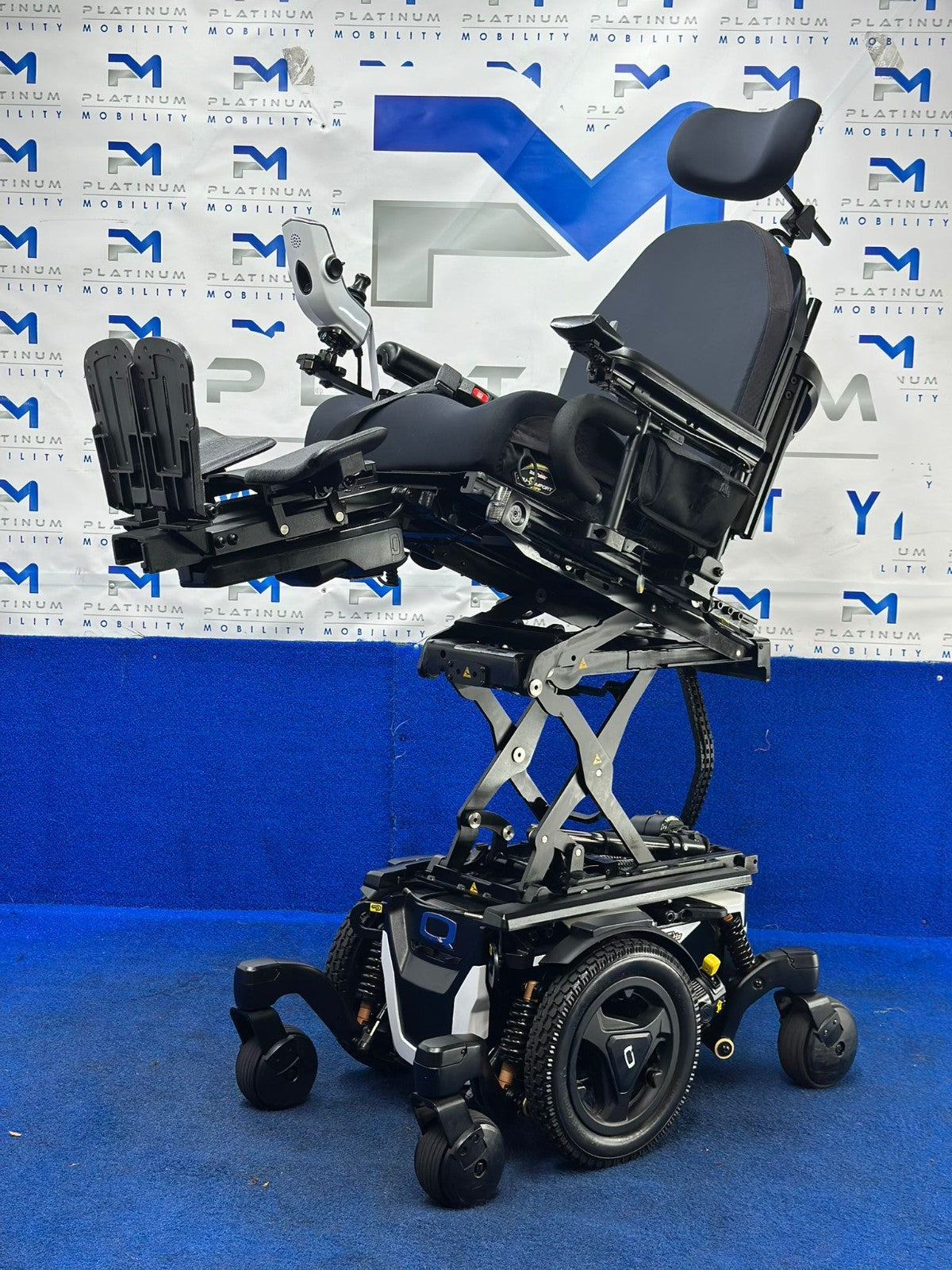 Quantum Edge 3 Stretto Powerchair – 6mph Narrow Electric Wheelchair (1622)