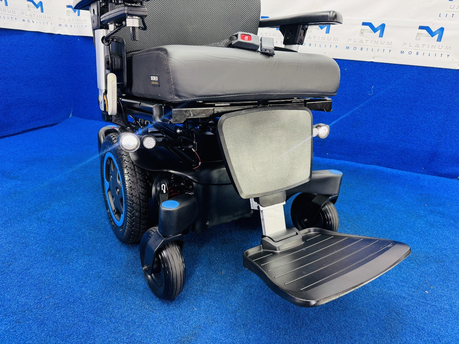 SUNRISE QUICKIE Q500M 6 MPH ELECTRIC MOBILITY POWERCHAIR WHEELCHAIR CHAIR 1274