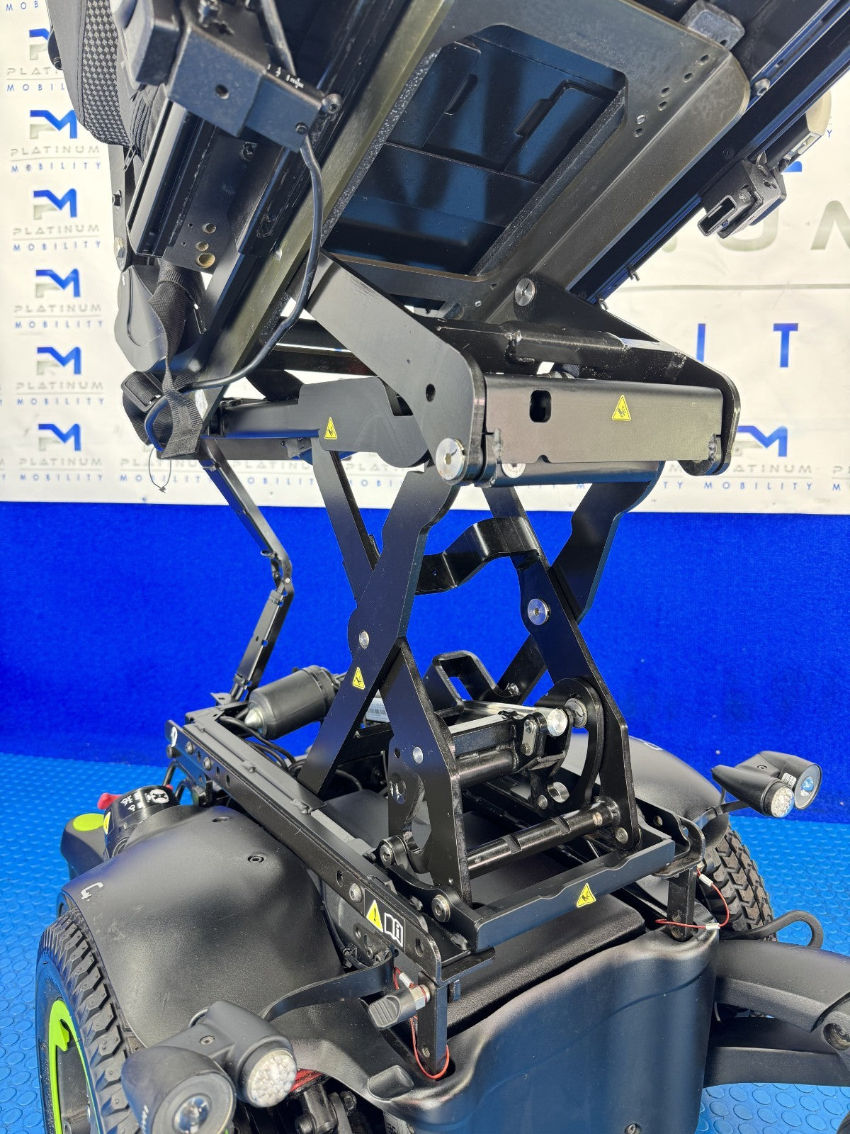 Sunrise Quickie Q700 M Powerchair – 6mph Riser Tilt Electric Wheelchair 2247