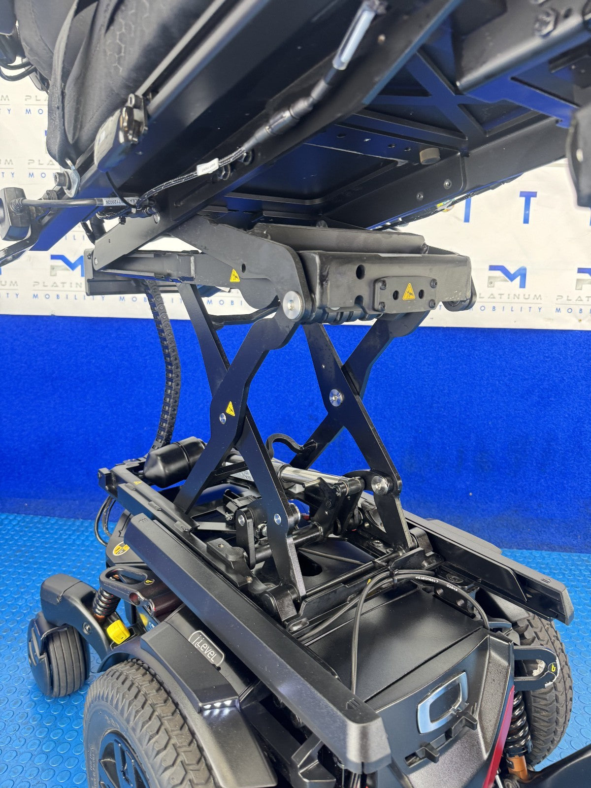 2025 PRIDE QUANTUM EDGE 3 STRETTO 6 MPH ELECTRIC MOBILITY POWERCHAIR 2550