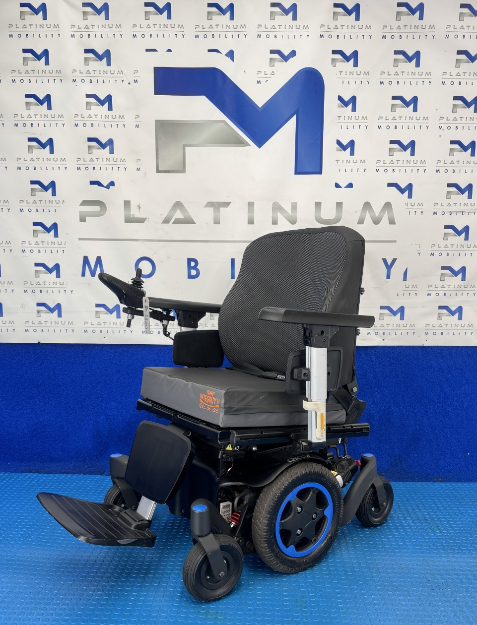 SUNRISE QUICKIE Q500M 4 MPH ELECTRIC MOBILITY POWERCHAIR WHEELCHAIR 2890