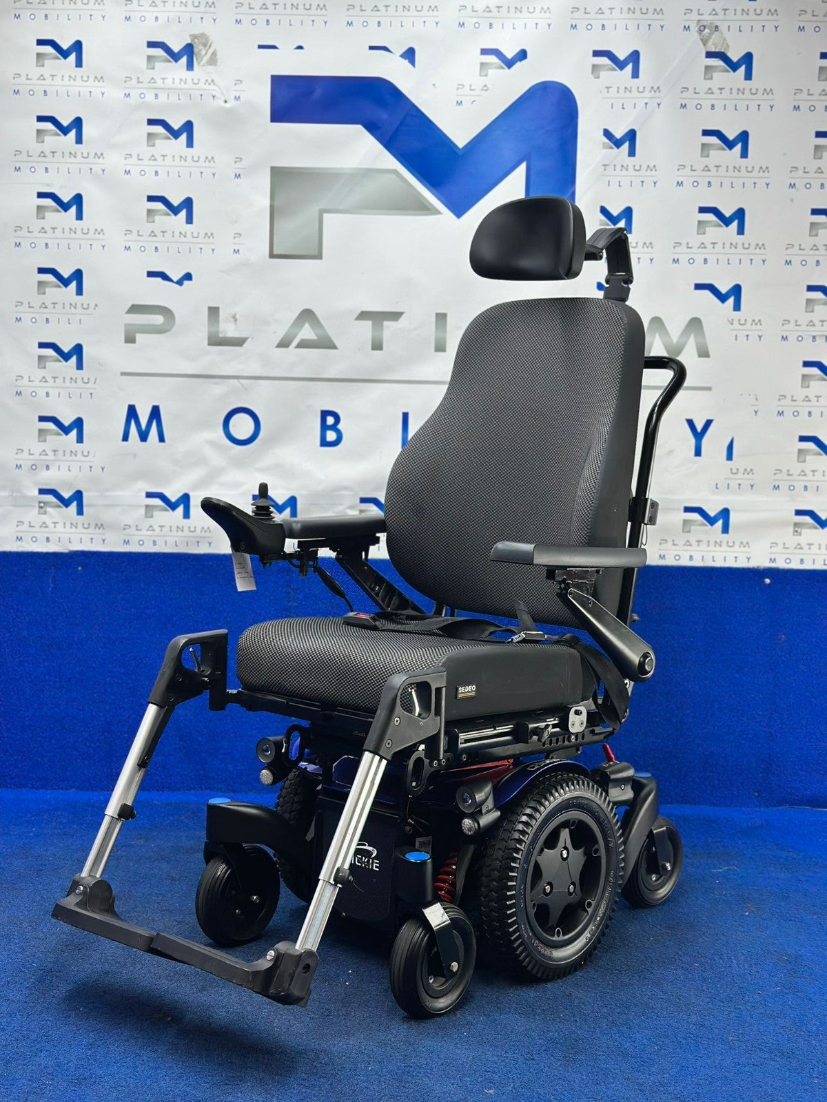 Quickie Q300 M Mini Powerchair 6 mph Riser Electric Wheelchair by Sunrise (1584)