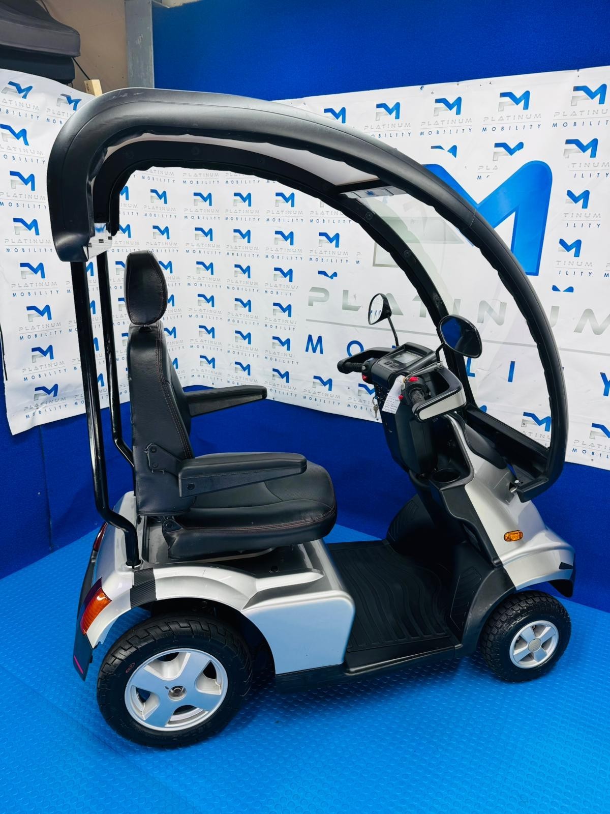 TGA Breeze S4 Canopy 8mph Road LARGE All Terrain Mobility Scooter Buggy 1835