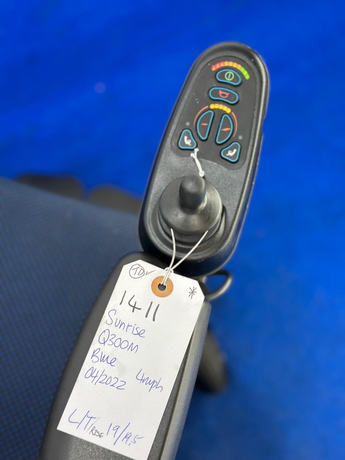 Quickie Q300 M Mini Powerchair 4 mph Riser Electric Wheelchair by Sunrise (1411)