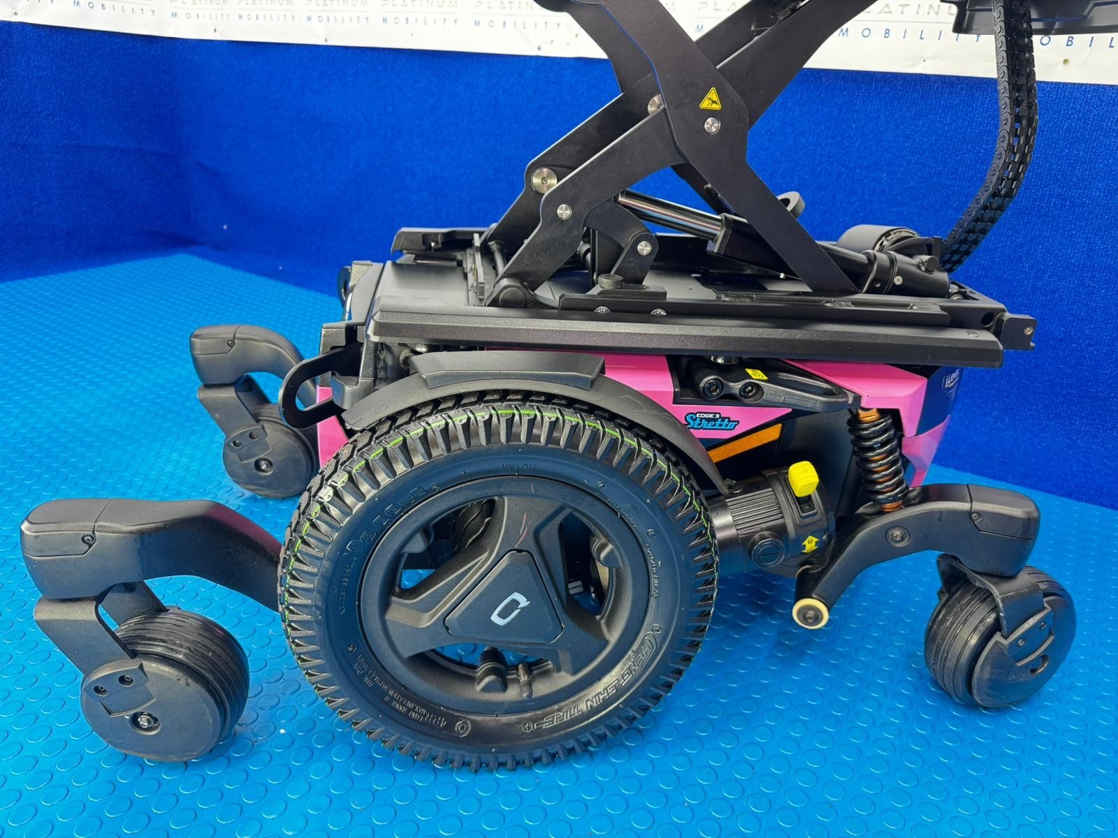 PRIDE QUANTUM EDGE 3 STRETTO 4 MPH ELECTRIC POWER WHEELCHAIR POWERCHAIR 1614