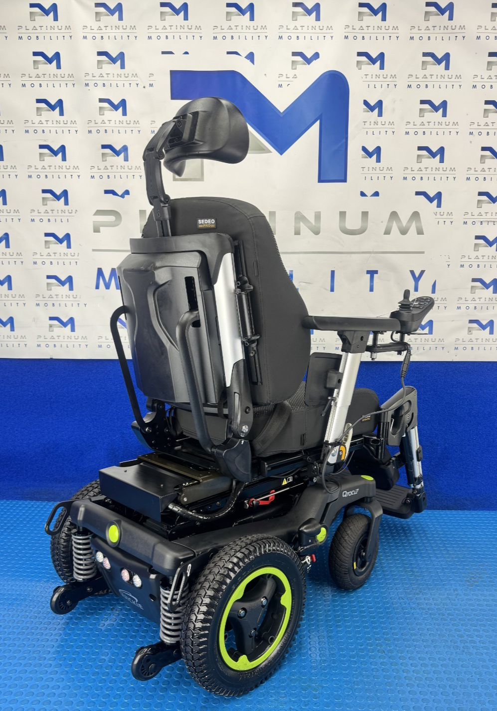 Sunrise Q700R Electric Powerchair Rise, Tilt, Recline, Electric Legs 6mph 2496